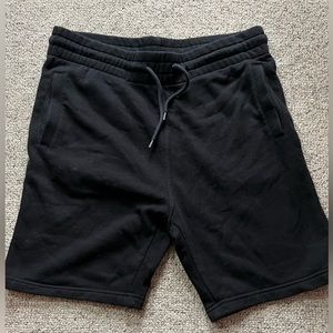 Men’s black H&M divided shorts